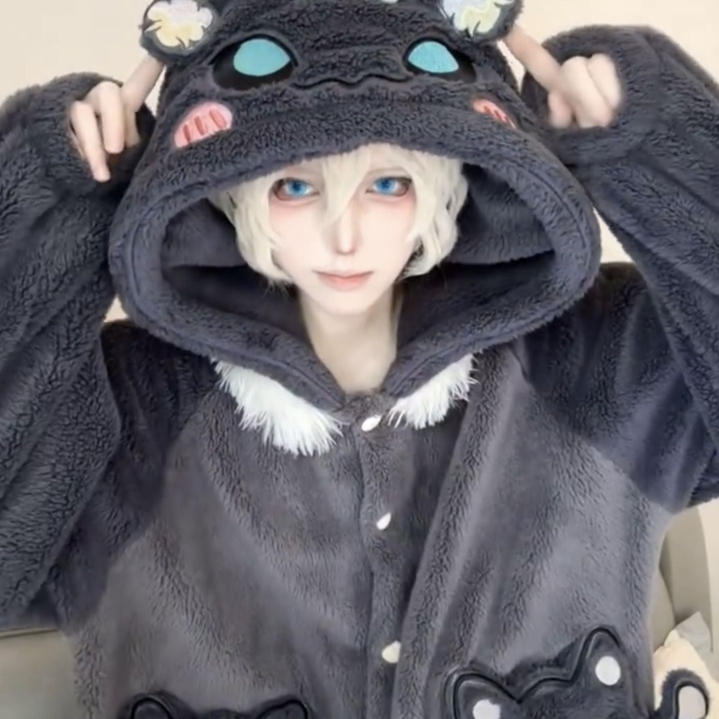 ダークファンタジーなフード付き長袖ルームウェアセット