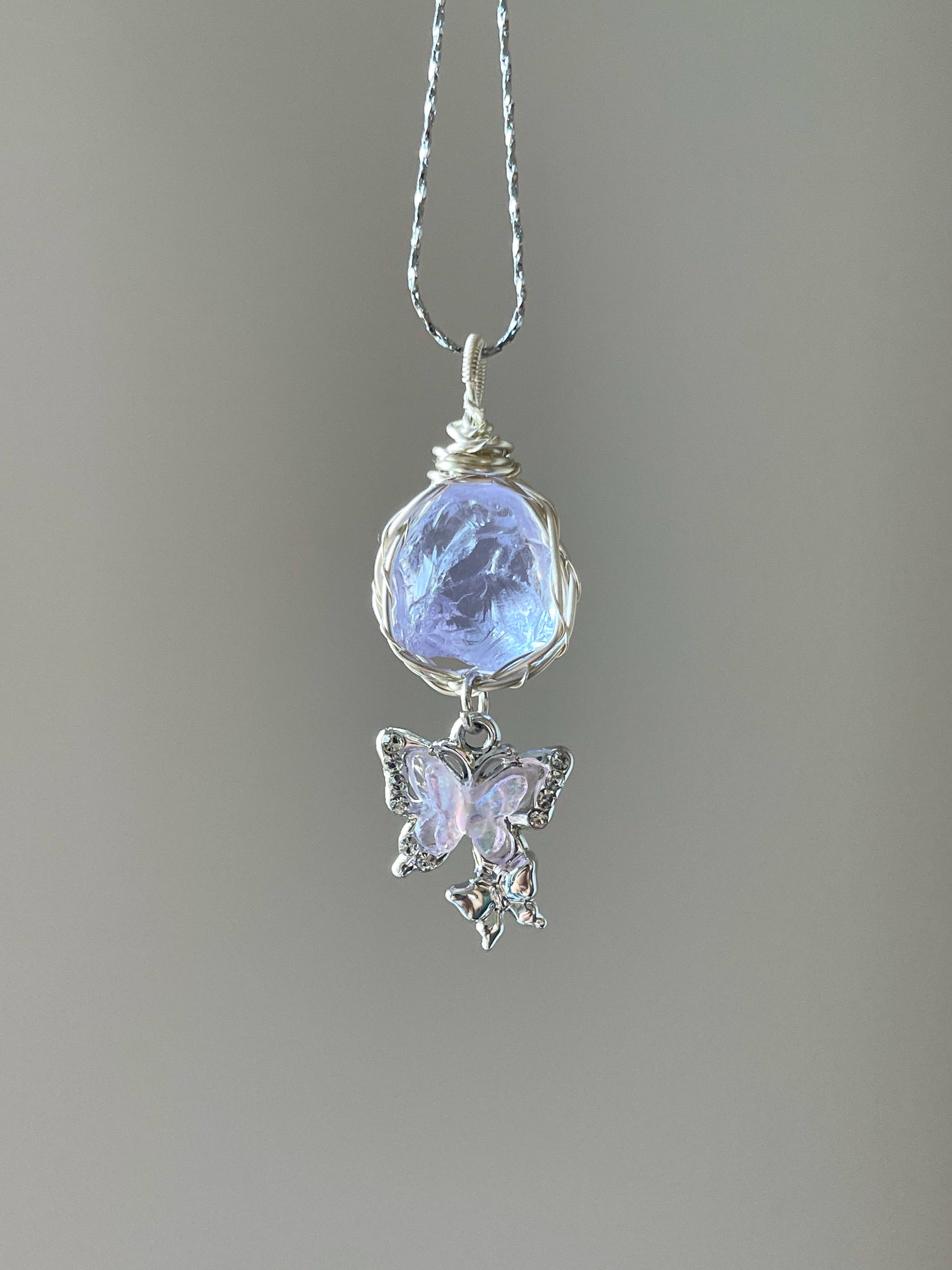 海のきらめき|アクアマリン×蝶の天然石ネックレス(ワイヤーアート・ハンドメイド)