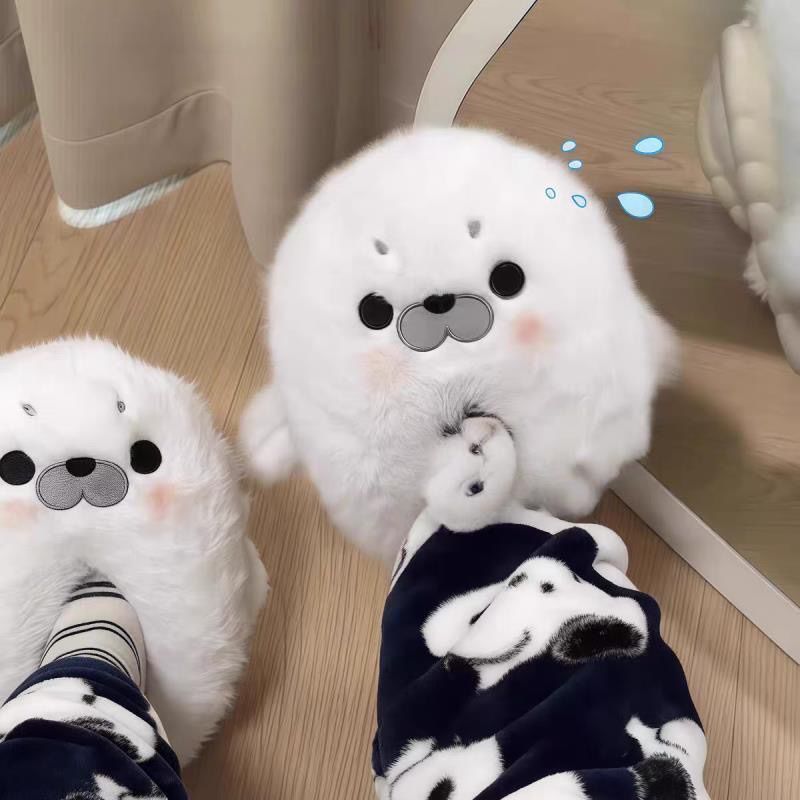 高見えシューズ】もちもちアザラシデザインの包み込みルームシューズ