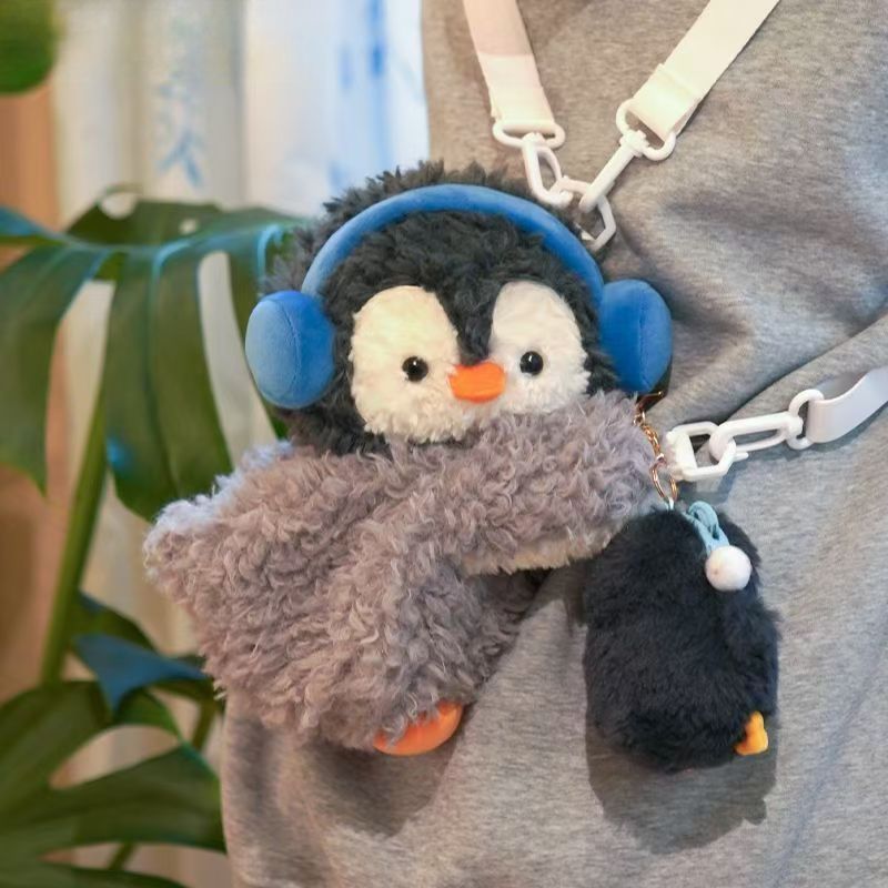 ヘッドフォンペンギンリュック|ぬいぐるみ風でふわもこ可愛い