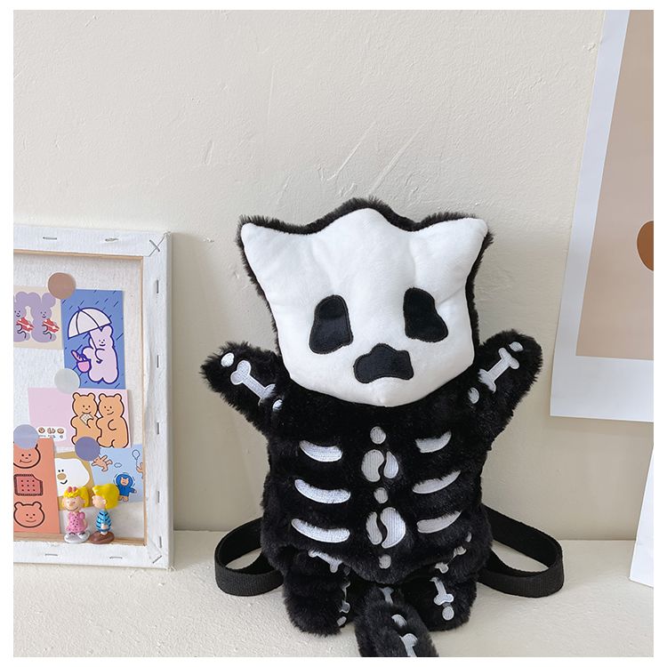 スカルリュック｜ブラックでクールなぬいぐるみ風バッグ