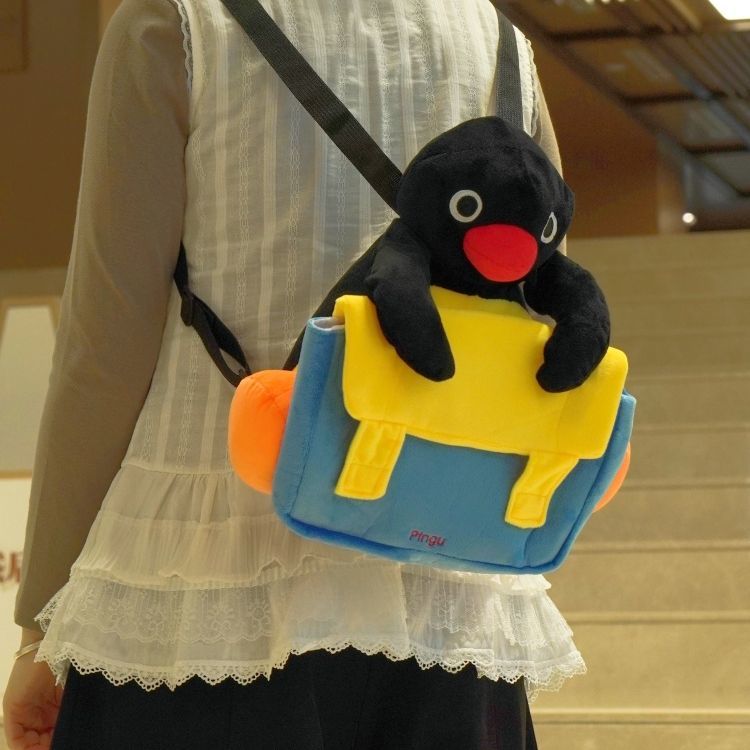 【一緒にお出かけ】ピングーのぬいぐるみトラベルリュック
