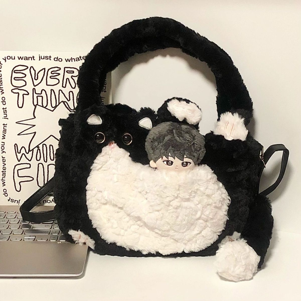 Fluffy cow and cat shoulder bag | Cute and fluffy design