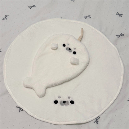 掛けるだけで癒やし! ころころアザラシの吸水タオル