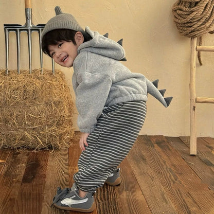 後ろ姿にキュン！恐竜のしっぽ付き男の子用厚手パーカー