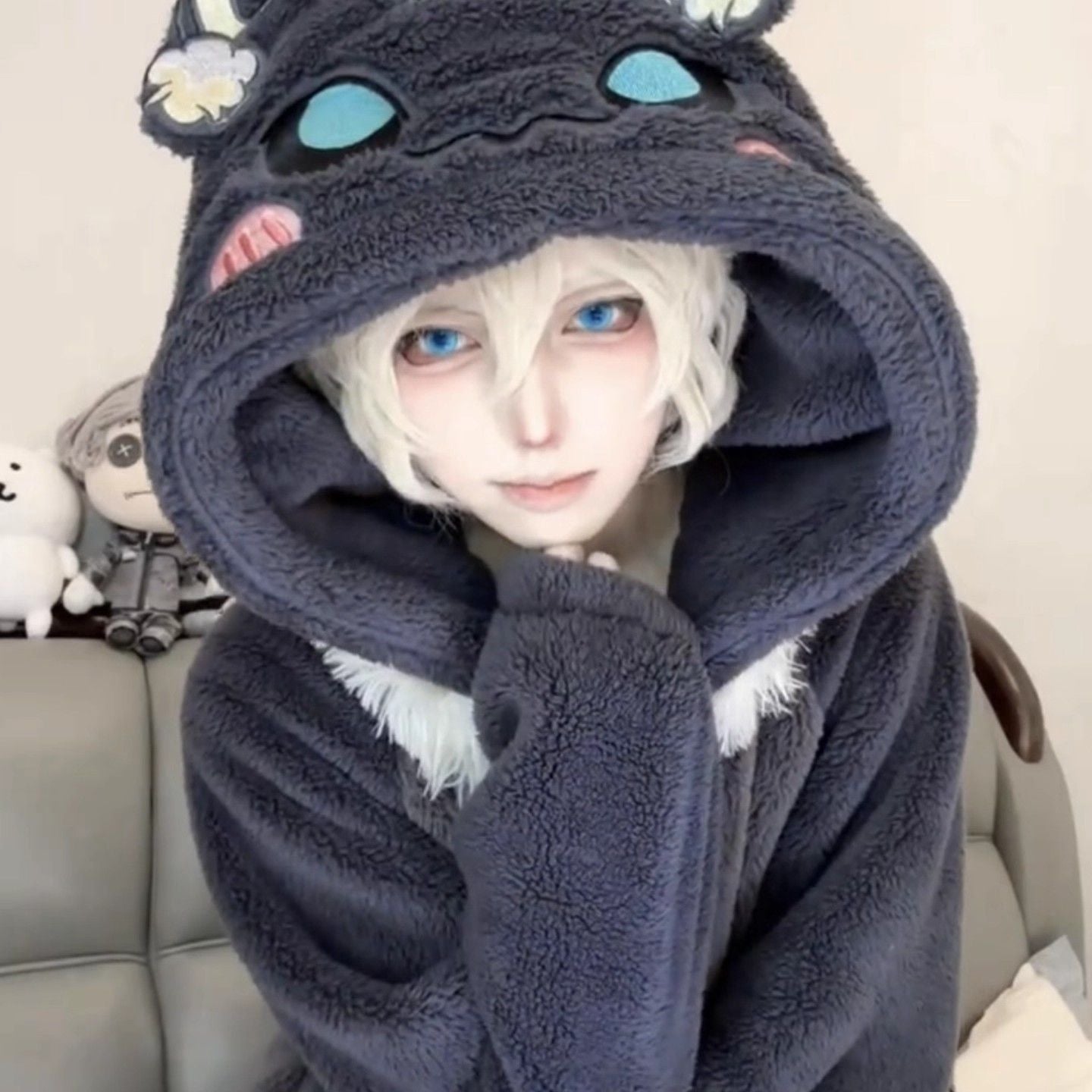 ふわふわキャラクターのパジャマとポーチ 闇可愛い】キャラクター風 ロング丈 ガウン＆ルームウェアセット