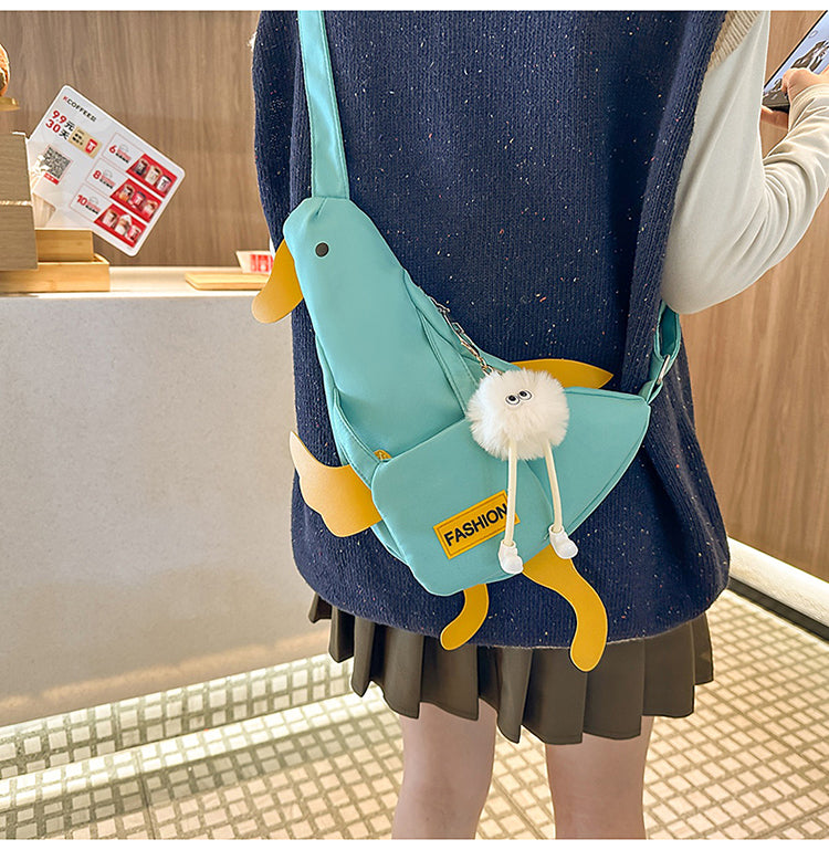アヒル型キャンバスボディバッグ｜夏にぴったりの個性派スマホポーチ
