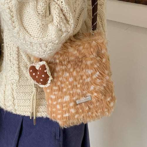 Cute and fluffy smartphone shoulder bag