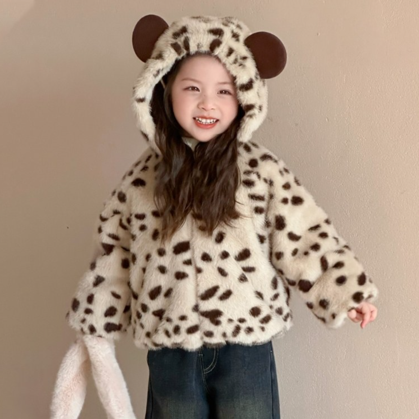 【大人顔負けのおしゃれ感】レオパード柄フェイクファーコート