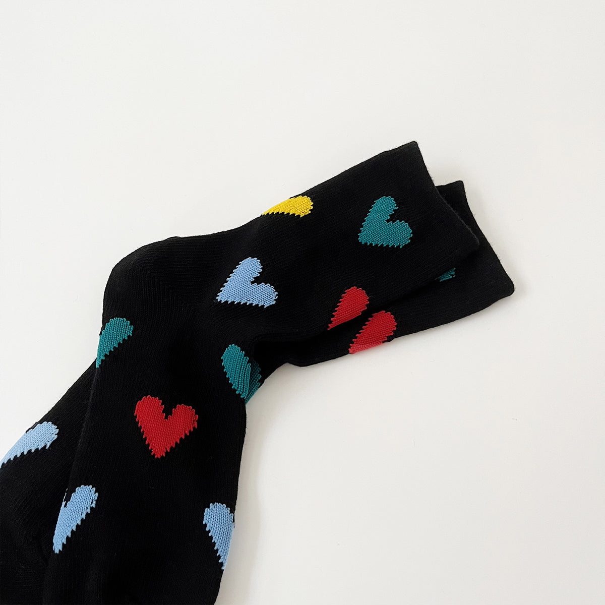 カラフルハート刺繍ソックス｜日韓系ドーパミン配色の中筒靴下