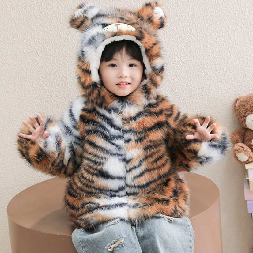 トラのデザインが可愛い子供用ボアジャケット