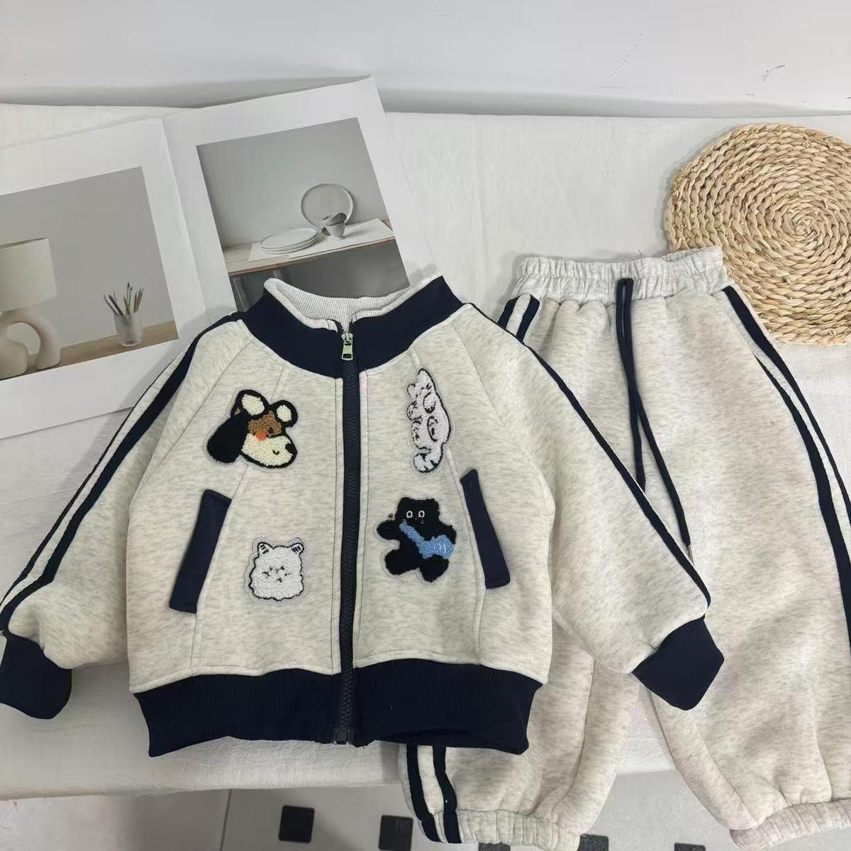 カジュアル刺しゅう子供服セットアップ春秋