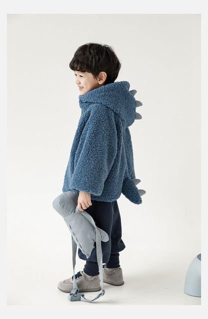 恐竜に変身！立体的な背びれが可愛い子供用ボアジャケット