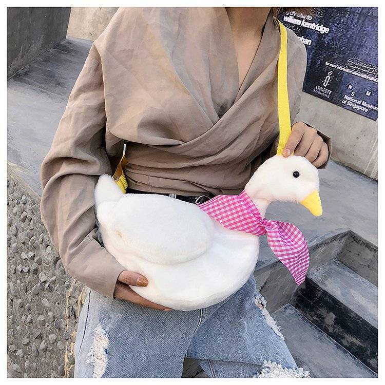 ガチョウぬいぐるみショルダー｜SNS映えふわもこバッグ