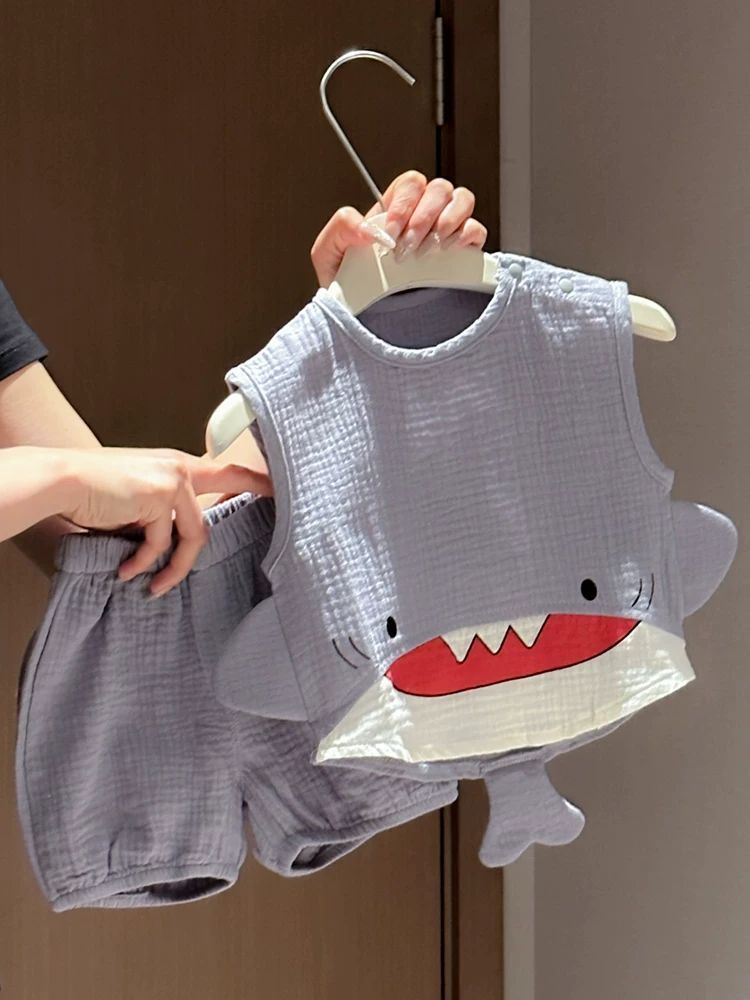 【超萌え】サメ柄ベビー夏用ガーゼセットアップ無袖上下セット