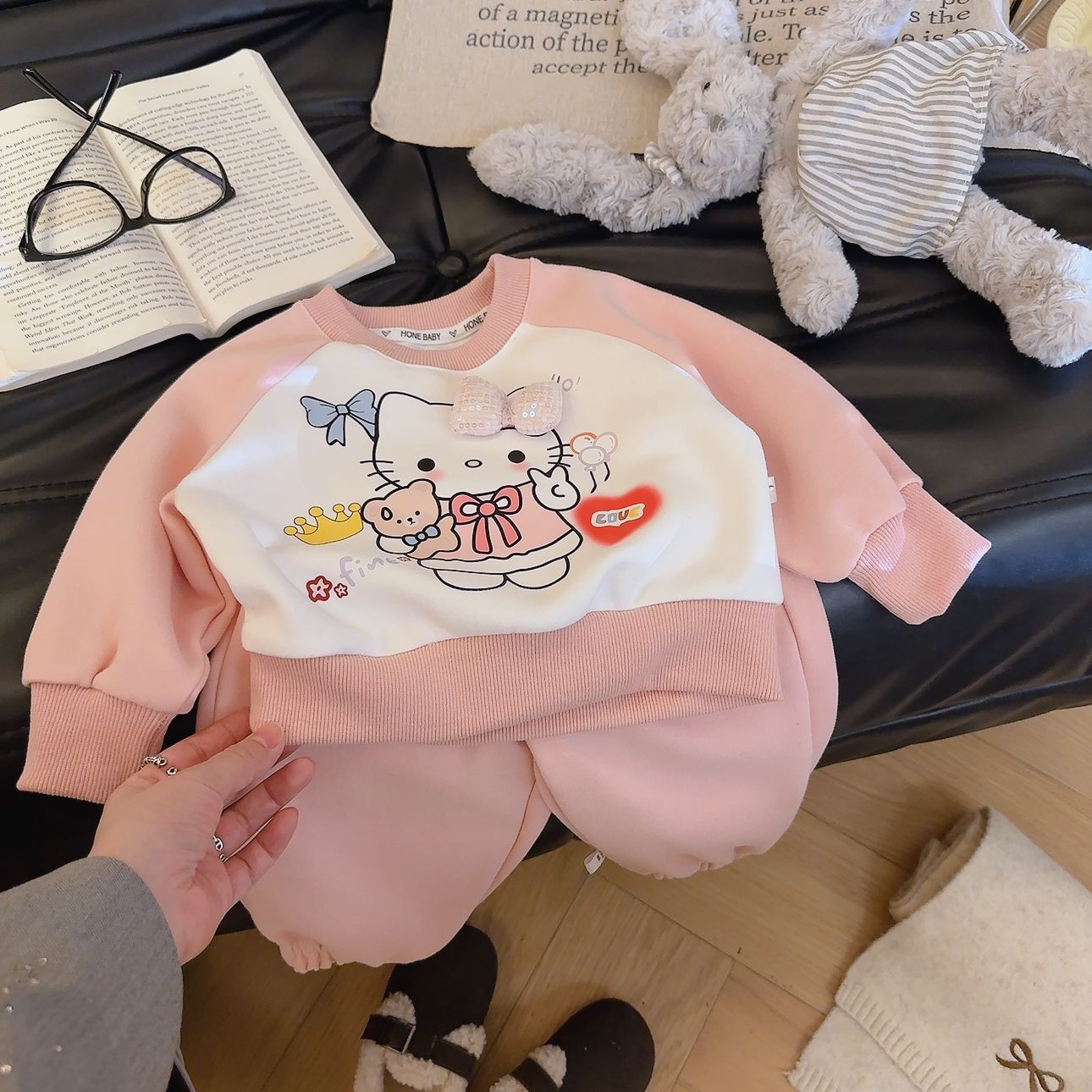 可愛い立体人形付子供服セットアップ春新作綿100%スウェット