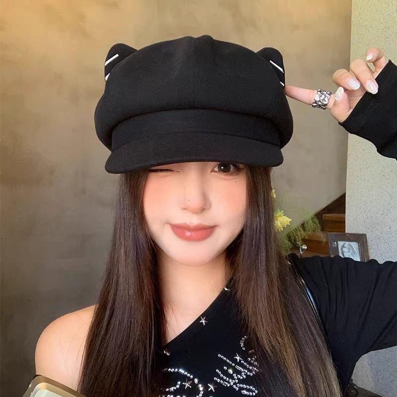 Beret with ears | A feminine hat for fall and winter that makes your face look smaller