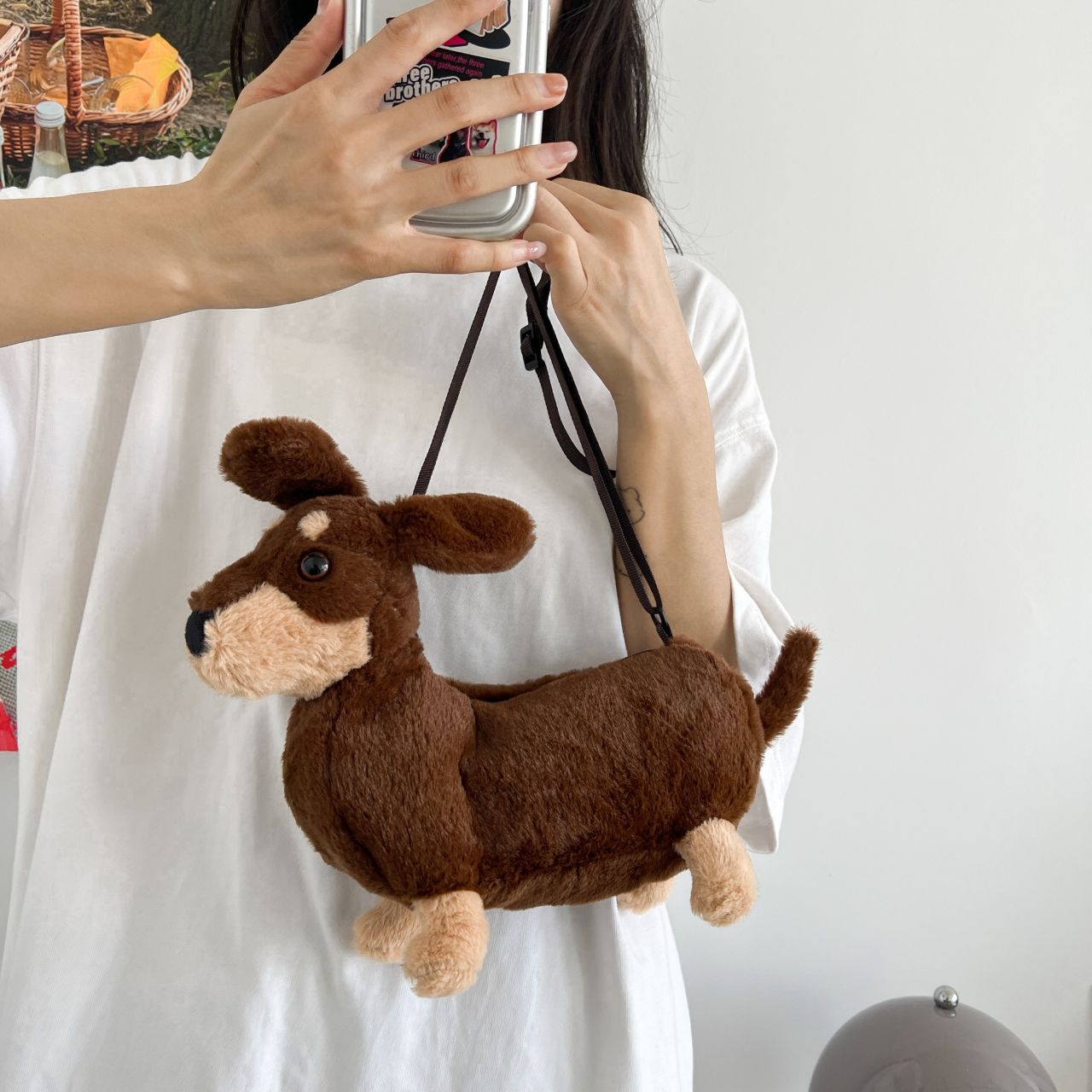 Dachshund Plush Shoulder Bag | A cute and fluffy autumn/winter bag 