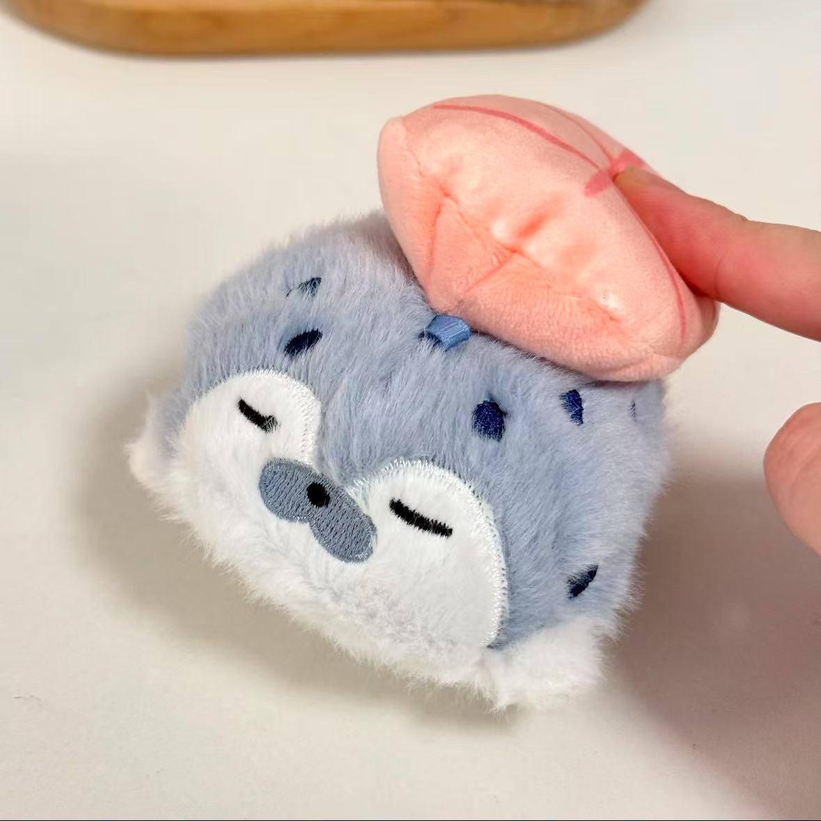 寿司ラッコのぬいぐるみマスコットキーホルダー