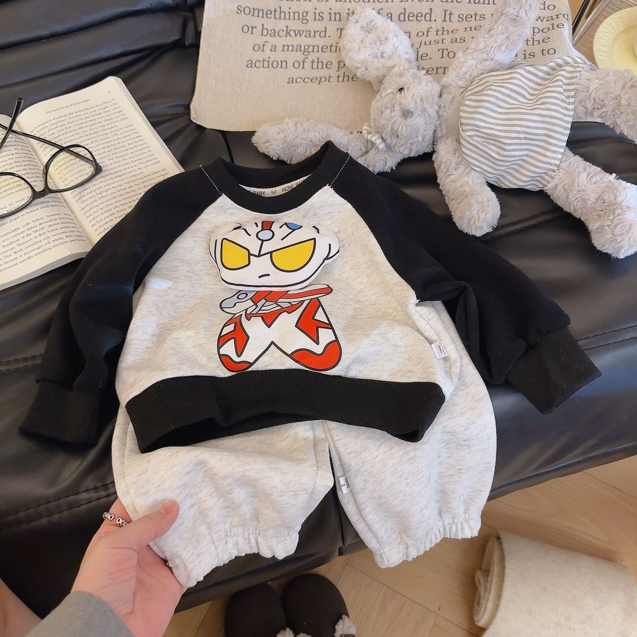 可愛い立体人形付子供服セットアップ春新作綿100%スウェット