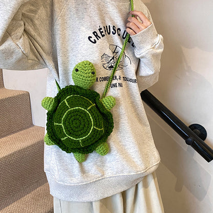 Crocheted Sea Turtle Bag | A cute shoulder bag that parents and children can enjoy 