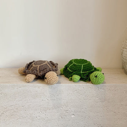 Crocheted Sea Turtle Bag | A cute shoulder bag that parents and children can enjoy 