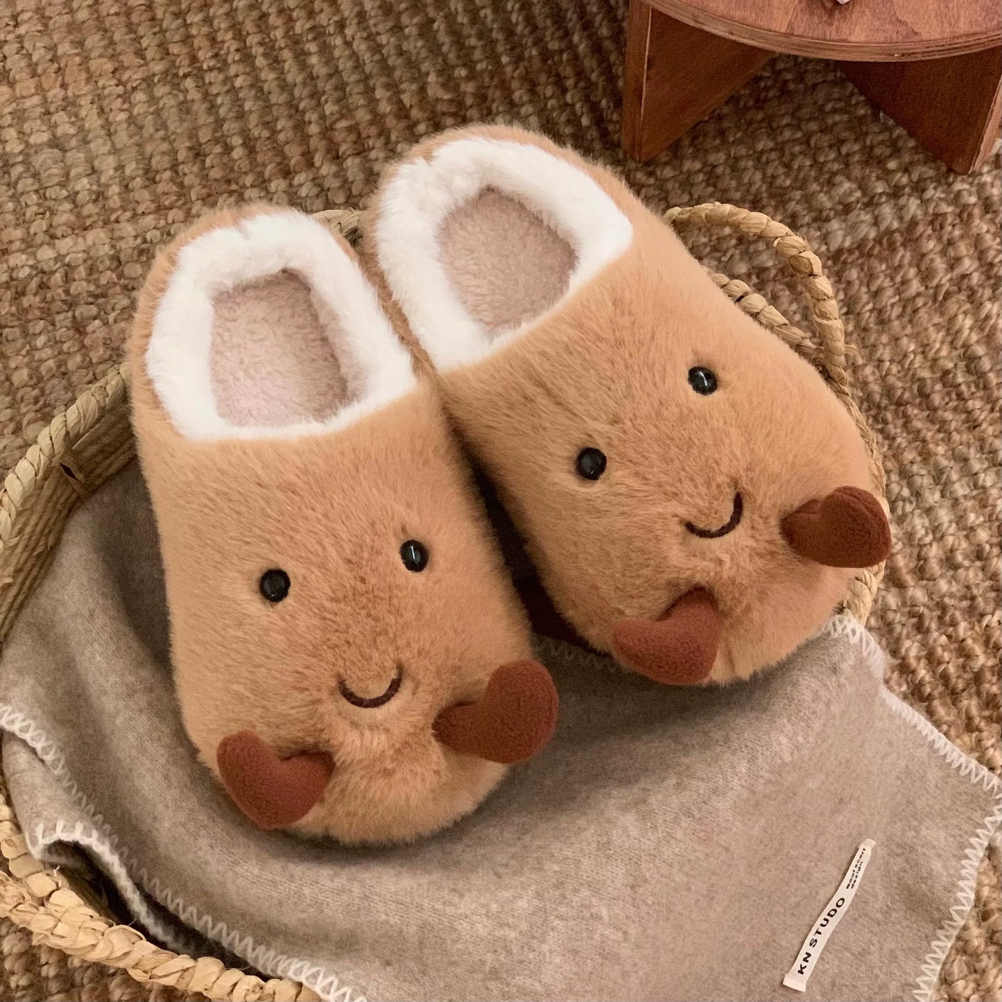 インス映えブサかわクロワッサンルームシューズ