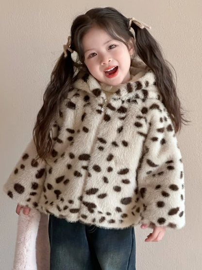 【大人顔負けのおしゃれ感】レオパード柄フェイクファーコート