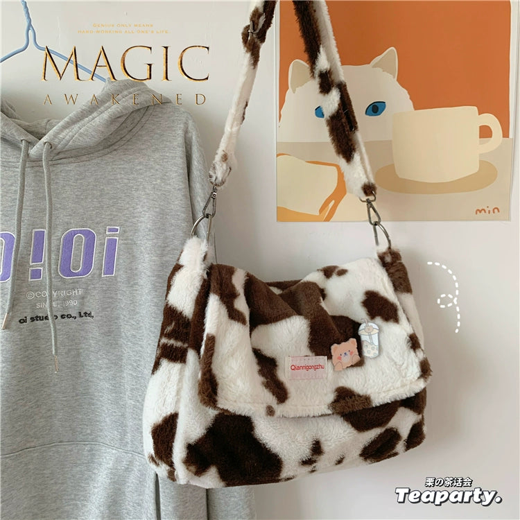モコモコ牛柄ショルダーバッグ｜原宿系かわいい大容量メッセンジャー
