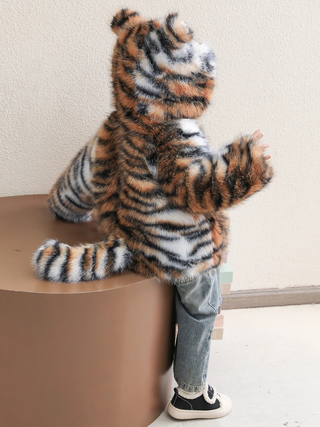 トラのデザインが可愛い子供用ボアジャケット