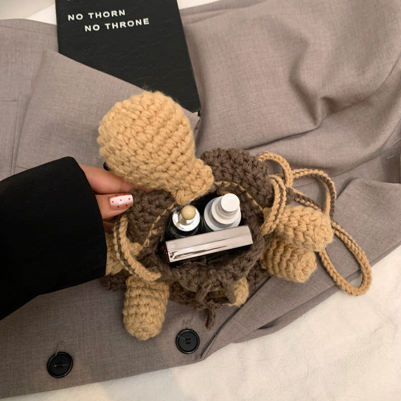 Crocheted Sea Turtle Bag | A cute shoulder bag that parents and children can enjoy 