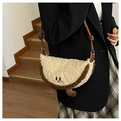 Fluffy Gyoza Bag | A popular shoulder bag with a unique design