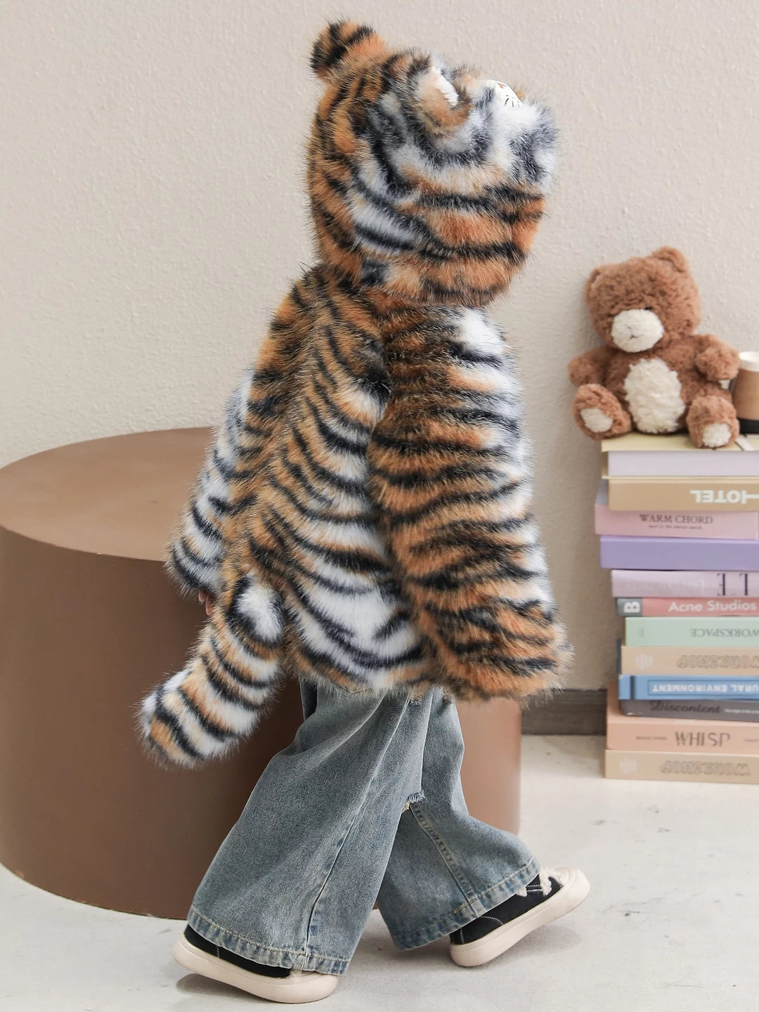 トラのデザインが可愛い子供用ボアジャケット