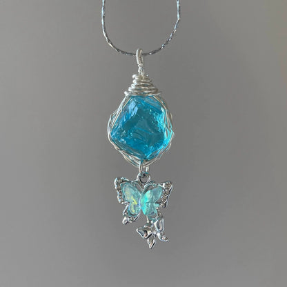 海のきらめき｜アクアマリン×蝶の天然石ネックレス（ワイヤーアート・ハンドメイド）