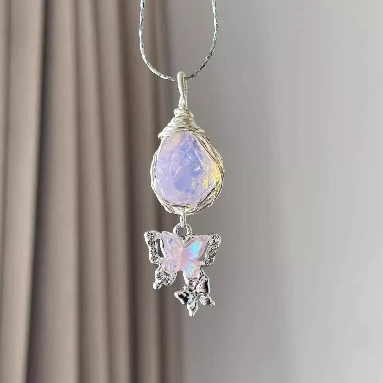 海のきらめき｜アクアマリン×蝶の天然石ネックレス（ワイヤーアート・ハンドメイド）
