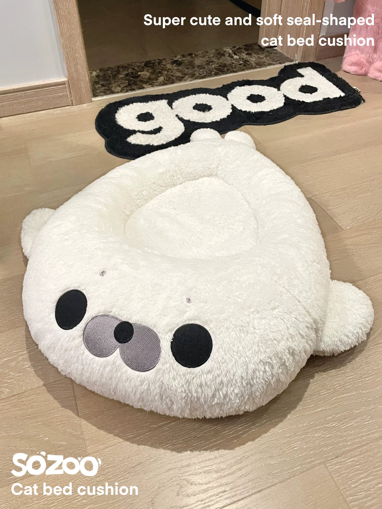 Seal's semi-enclosed warm pet house