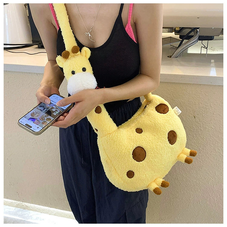 キリンぬいぐるみショルダーバッグ｜可愛い大学生向けふわもこ斜めがけ