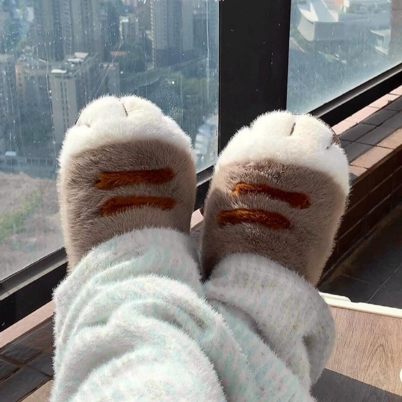 【今冬の神アイテム】歩くたびに癒やされるねこ厚底肉球スリッパ