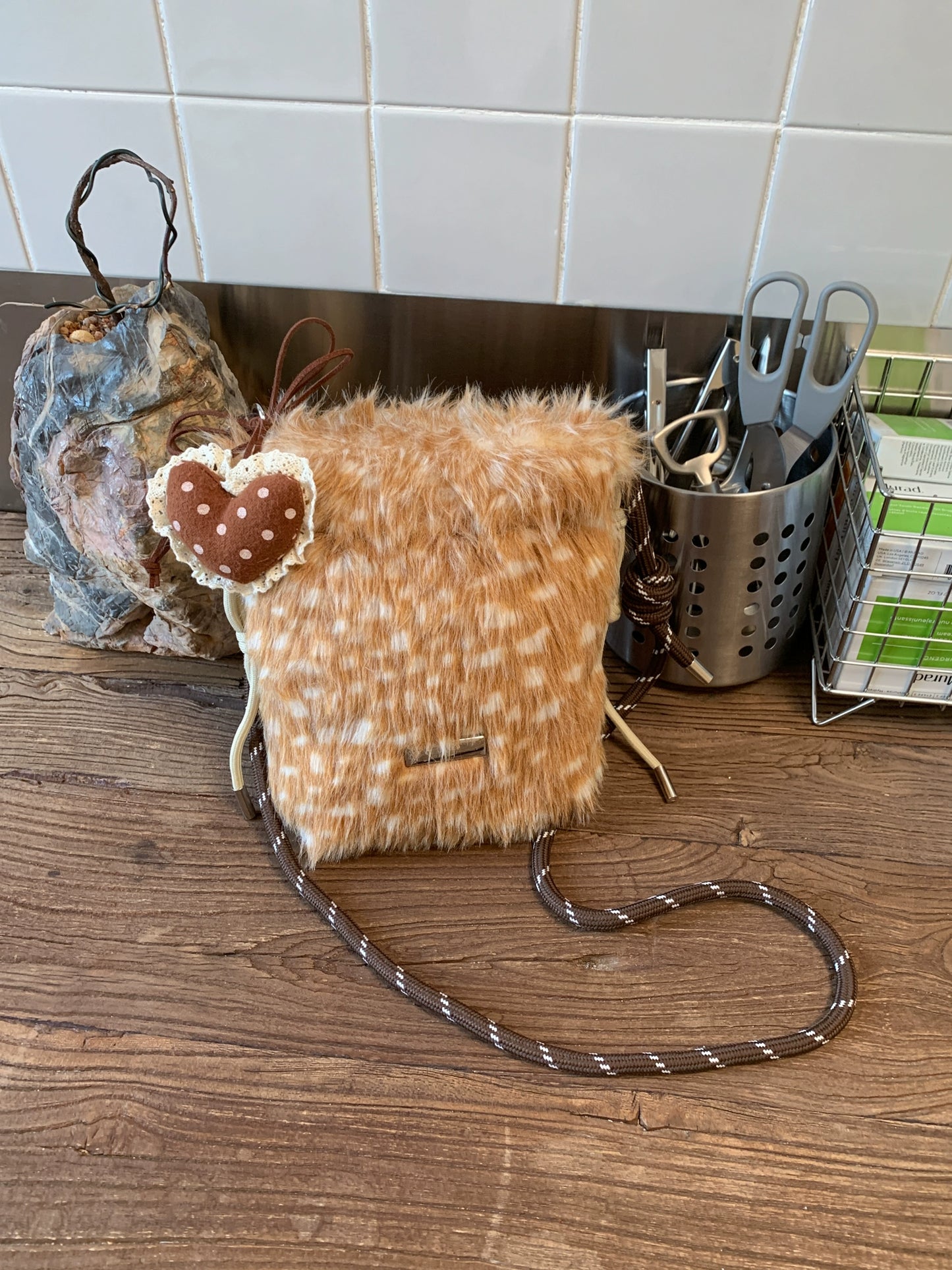 Cute and fluffy smartphone shoulder bag