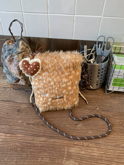 Cute and fluffy smartphone shoulder bag