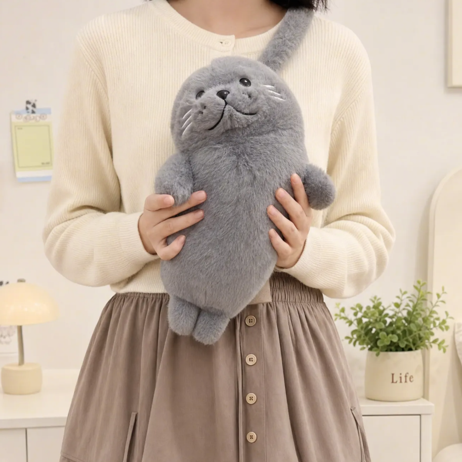 アザラシぬいぐるみバッグ｜ふわもこ小動物デザイン – Nyankira