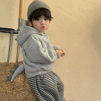 後ろ姿にキュン！恐竜のしっぽ付き男の子用厚手パーカー