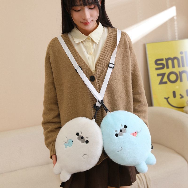 紗菜様　ぬいぐるみショルダー 大人気アザラシふわふわ癒し系ショルダーバッグギフトや自分へのご褒美