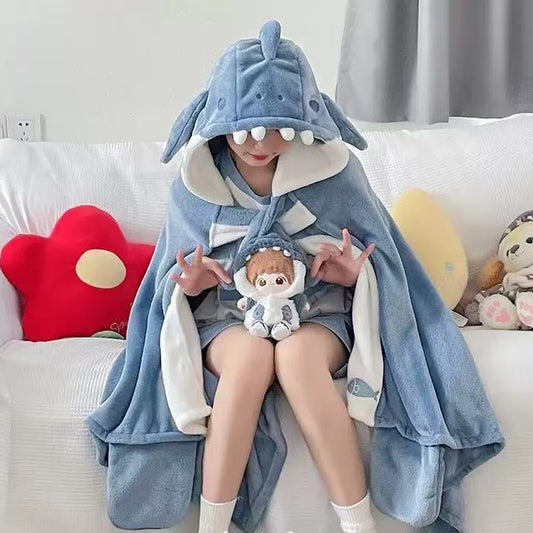 サメ着ぐるみブランケット｜学生＆オフィス向けふわもこ連帽マント