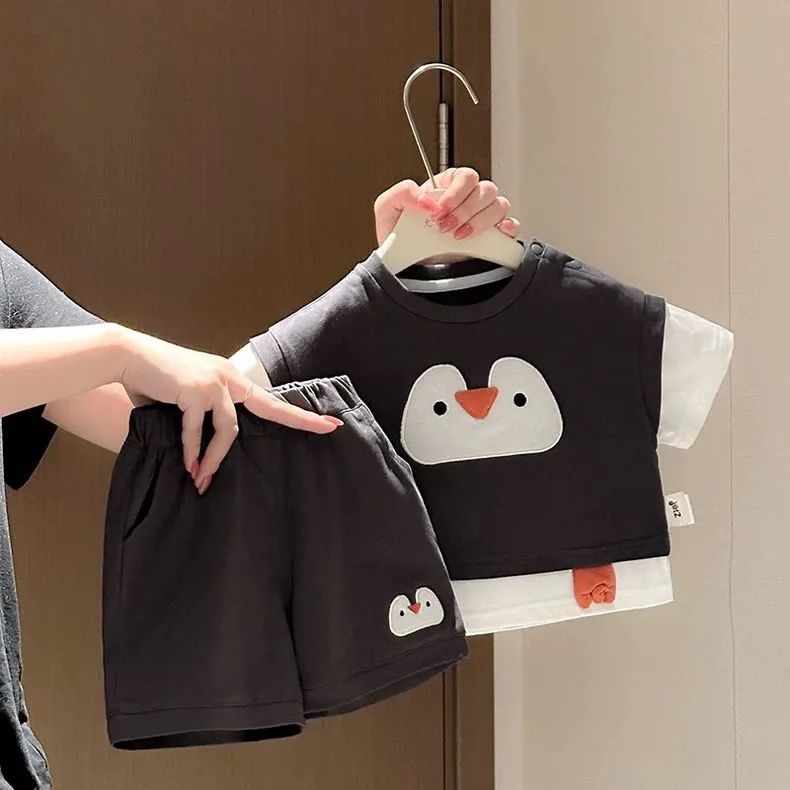 【SNS話題】ペンギン重ね着風セットアップ