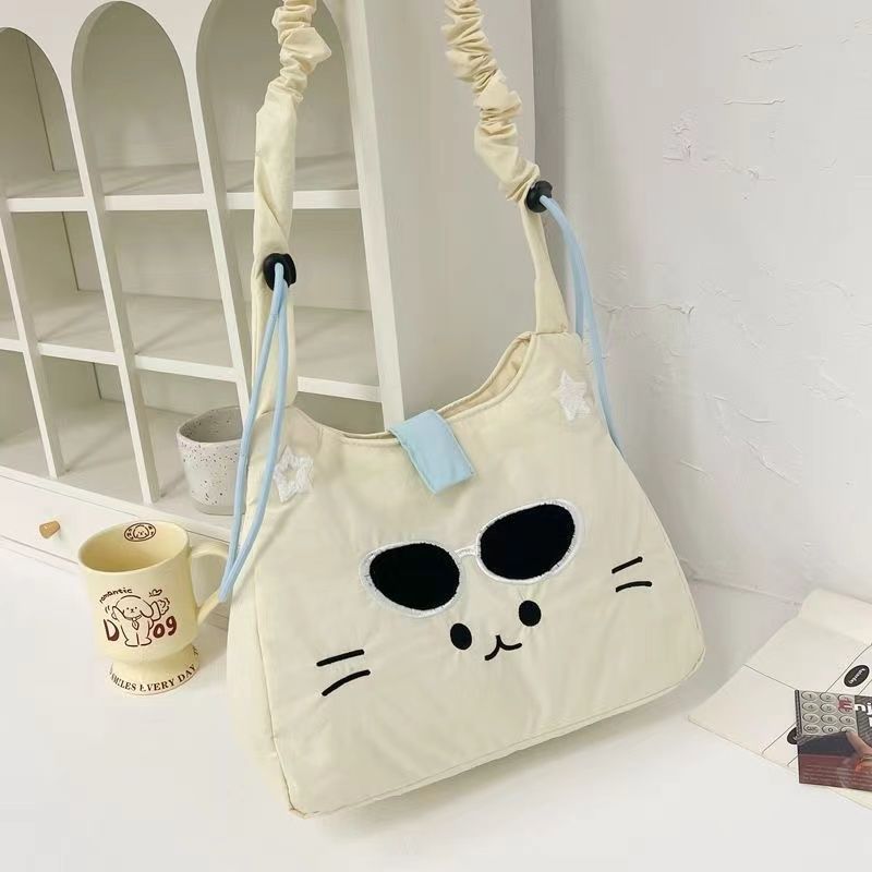 ねこ刺繍キャンバストート｜大容量通勤・通学バッグ