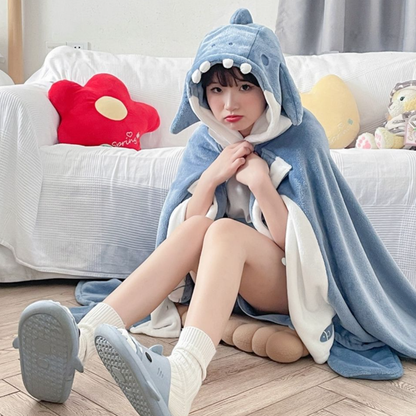 サメ着ぐるみブランケット｜学生＆オフィス向けふわもこ連帽マント