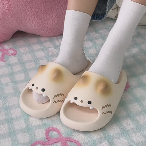 歩くたびに可愛い！猫の肉球デザインの厚底ルームシューズ｜バスルーム